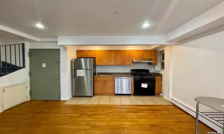 43-18 Robinson Street, New York, NY, 2 Bedrooms Bedrooms, 5 Rooms Rooms,2 BathroomsBathrooms,Residential,For Sale,Robinson,L3588098