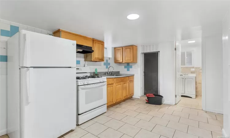 135-11 Springfield Boulevard, New York, NY, 8 Bedrooms Bedrooms, 10 Rooms Rooms,5 BathroomsBathrooms,Residential Income,For Sale,Springfield,L3587911