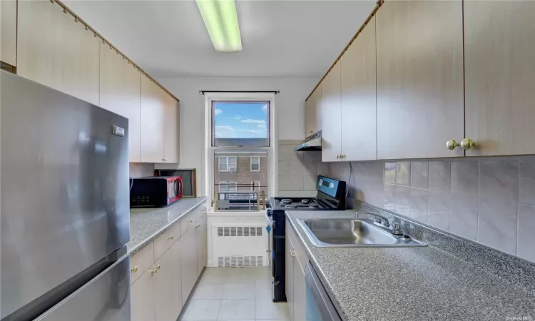 3320 Avenue H, New York, NY, 2 Bedrooms Bedrooms, 4 Rooms Rooms,1 BathroomBathrooms,Residential,For Sale,Avenue H,L3587948