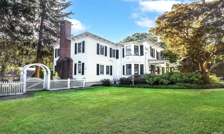 79 Downing Avenue, Oyster Bay, NY, 4 Bedrooms Bedrooms, 10 Rooms Rooms,1 BathroomBathrooms,Residential,For Sale,Downing,L3587955