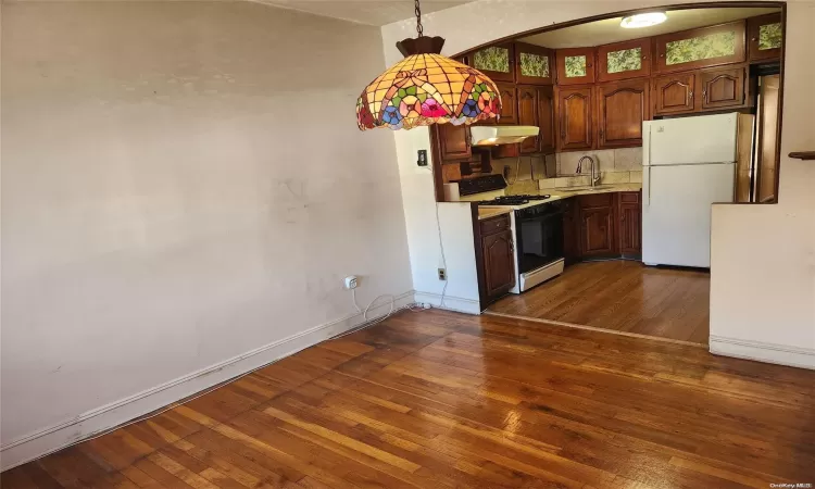 84-04 Doran Avenue, New York, NY, 2 Bedrooms Bedrooms, 5 Rooms Rooms,1 BathroomBathrooms,Residential,For Sale,Doran Avenue,L3588395