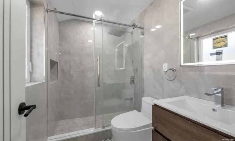 149-32 19th Avenue, New York, NY, 16 Rooms Rooms,6 BathroomsBathrooms,Residential Income,For Sale,19th,L3588439