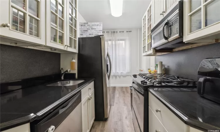 37-21 80 Street, New York, NY, 1 Bedroom Bedrooms, 4 Rooms Rooms,1 BathroomBathrooms,Residential,For Sale,80,L3588732