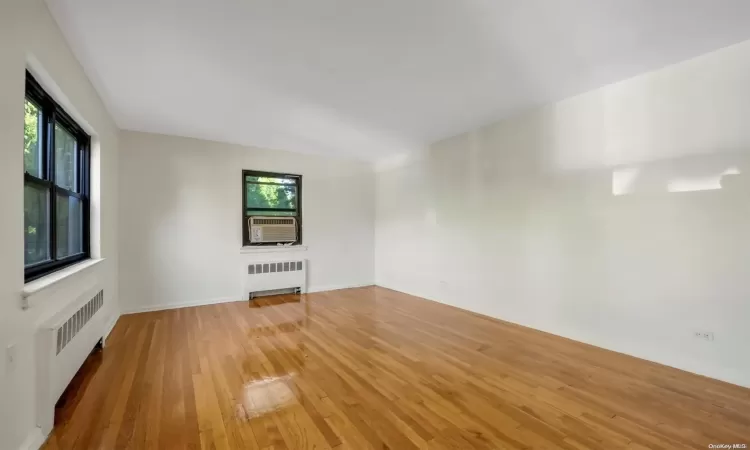 219-54 75th Avenue, New York, NY, 2 Bedrooms Bedrooms, 4 Rooms Rooms,1 BathroomBathrooms,Residential,For Sale,75th Avenue,L3588734