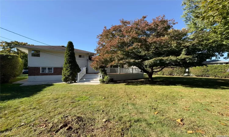 1 Waner Street, Huntington, NY, 3 Bedrooms Bedrooms, 11 Rooms Rooms,2 BathroomsBathrooms,Residential,For Sale,Waner,L3588746