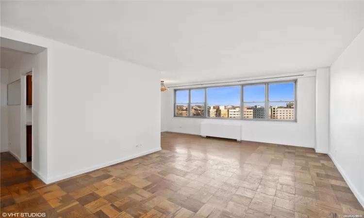 61-20 Grand Central Parkway, New York, NY, 1 Bedroom Bedrooms, 3 Rooms Rooms,1 BathroomBathrooms,Residential,For Sale,Grand Central,L3588780