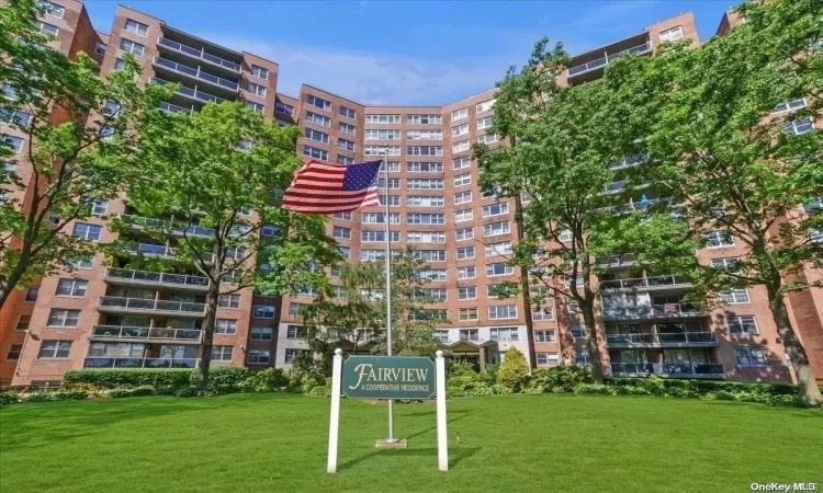 61-20 Grand Central Parkway, New York, NY, 1 Bedroom Bedrooms, 3 Rooms Rooms,1 BathroomBathrooms,Residential,For Sale,Grand Central,L3588780