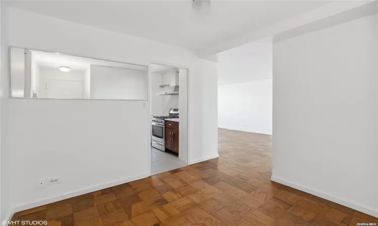 61-20 Grand Central Parkway, New York, NY, 1 Bedroom Bedrooms, 3 Rooms Rooms,1 BathroomBathrooms,Residential,For Sale,Grand Central,L3588780