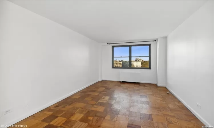 61-20 Grand Central Parkway, New York, NY, 1 Bedroom Bedrooms, 3 Rooms Rooms,1 BathroomBathrooms,Residential,For Sale,Grand Central,L3588780