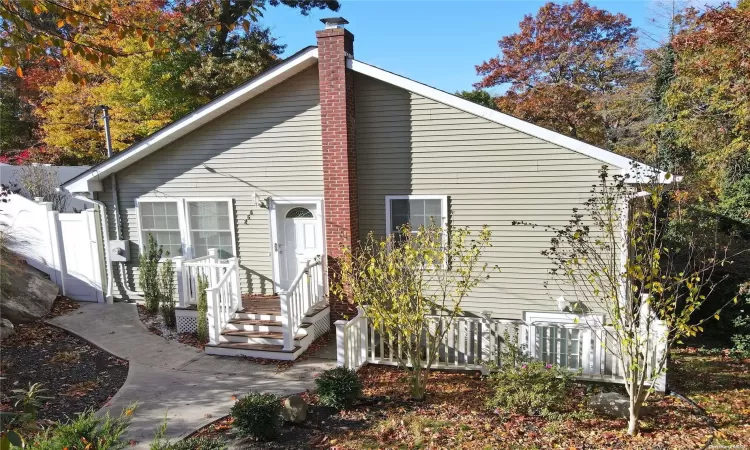 266 Locust Drive, Brookhaven, NY, 3 Bedrooms Bedrooms, 6 Rooms Rooms,1 BathroomBathrooms,Residential,For Sale,Locust,L3588826