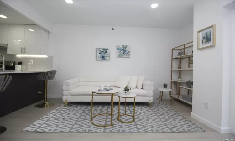 134-50 Blossom Avenue, New York, NY, 2 Bedrooms Bedrooms, 6 Rooms Rooms,1 BathroomBathrooms,Residential,For Sale,Blossom,L3588881