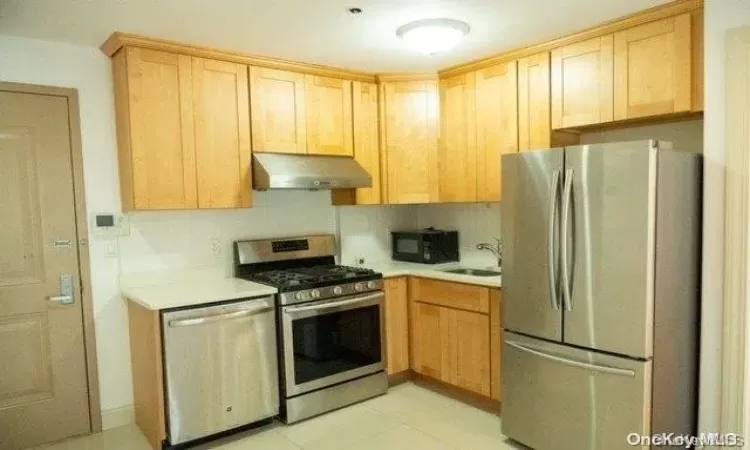 65-38 Austin Street, New York, NY, 1 Bedroom Bedrooms, 3 Rooms Rooms,1 BathroomBathrooms,Residential,For Sale,Austin,L3588922