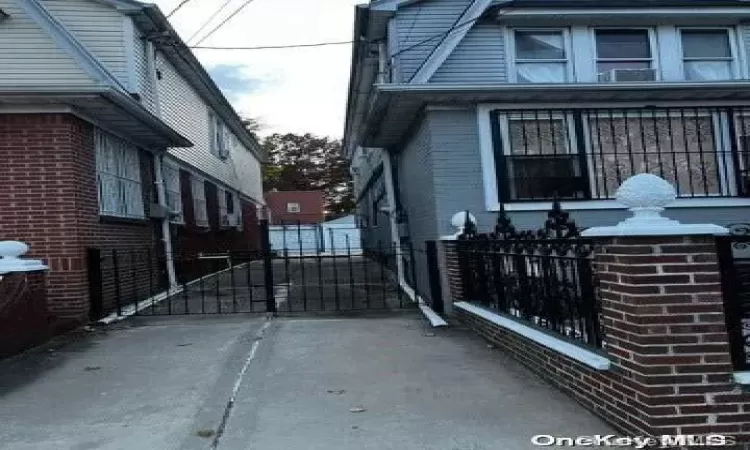 966 Troy Avenue, New York, NY, 4 Bedrooms Bedrooms, 12 Rooms Rooms,3 BathroomsBathrooms,Residential Income,For Sale,Troy,L3589059