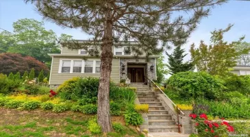 62 Park Avenue, Oyster Bay, NY, 4 Bedrooms Bedrooms, 13 Rooms Rooms,3 BathroomsBathrooms,Residential Income,For Sale,Park,L3589136