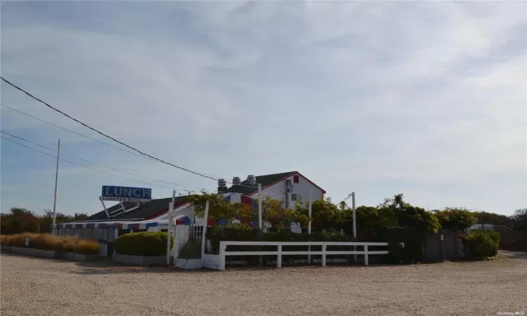 2004 Montauk Highway, East Hampton, NY, 1 Bedroom Bedrooms, 4 Rooms Rooms,1 BathroomBathrooms,Residential,For Sale,Montauk Highway,L3589243