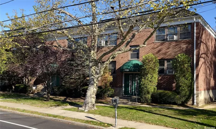 615 Tulip Avenue, Hempstead, NY, 1 Bedroom Bedrooms, 4 Rooms Rooms,1 BathroomBathrooms,Residential Lease,For Rent,Tulip,L3589343