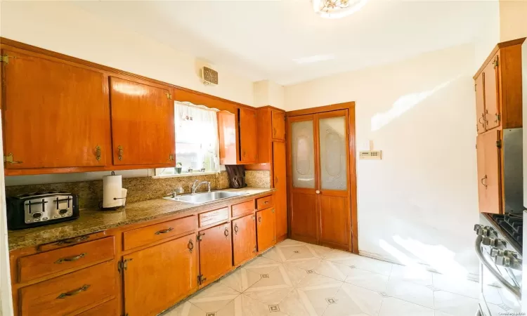 118-52 227 Street, New York, NY, 4 Bedrooms Bedrooms, 7 Rooms Rooms,2 BathroomsBathrooms,Residential,For Sale,227,L3589406