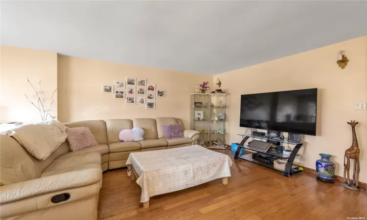 15-55 150th Place, New York, NY, 3 Bedrooms Bedrooms, 6 Rooms Rooms,2 BathroomsBathrooms,Residential,For Sale,150th,L3589462