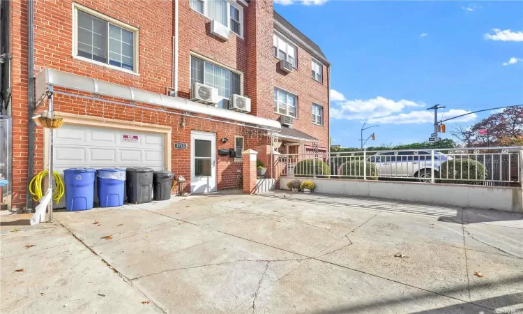 37-15 24th Avenue, New York, NY, 4 Bedrooms Bedrooms, 11 Rooms Rooms,3 BathroomsBathrooms,Residential Income,For Sale,24th,L3589506