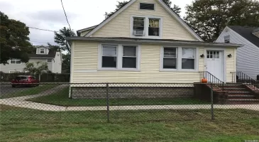 10 Covington Street, Huntington, NY, 2 Bedrooms Bedrooms, 4 Rooms Rooms,1 BathroomBathrooms,Residential Lease,For Rent,Covington,L3589551