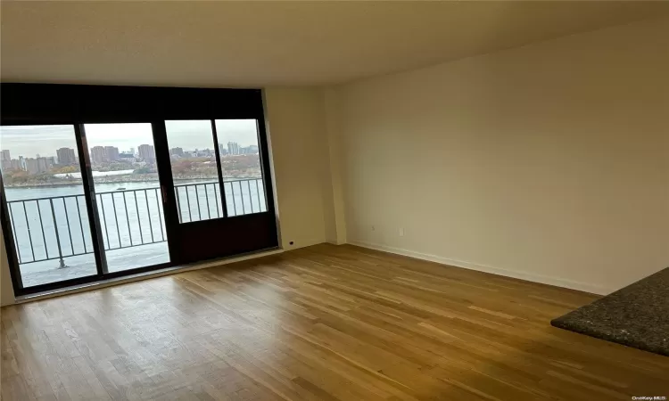 25-40 Shore Boulevard, New York, NY, 2 Bedrooms Bedrooms, 5 Rooms Rooms,2 BathroomsBathrooms,Residential Lease,For Rent,Shore,L3589653