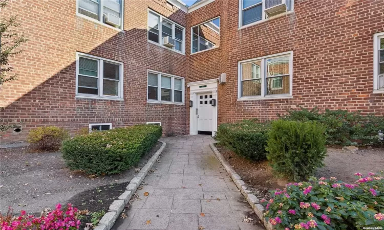 1367 Broadway, Hempstead, NY, 3 Bedrooms Bedrooms, 6 Rooms Rooms,2 BathroomsBathrooms,Residential,For Sale,Broadway,L3589914