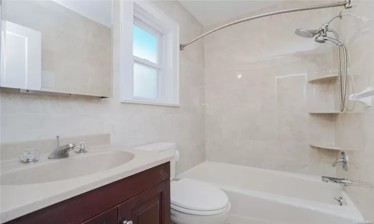 146 10th Street, New York, NY, 3 Bedrooms Bedrooms, 6 Rooms Rooms,1 BathroomBathrooms,Residential,For Sale,10th,L3589924