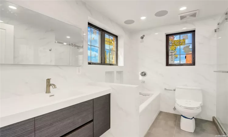 58-28 218th Street, New York, NY, 5 Bedrooms Bedrooms, 15 Rooms Rooms,4 BathroomsBathrooms,Residential,For Sale,218th,L3589876