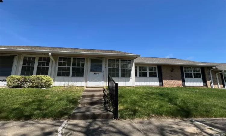 269B Berwick Court, Brookhaven, NY, 2 Bedrooms Bedrooms, 5 Rooms Rooms,1 BathroomBathrooms,Residential,For Sale,Berwick,L3590244