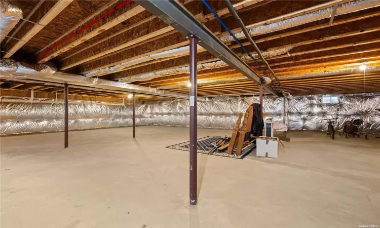 Extremely large Full Basement with High ceiling