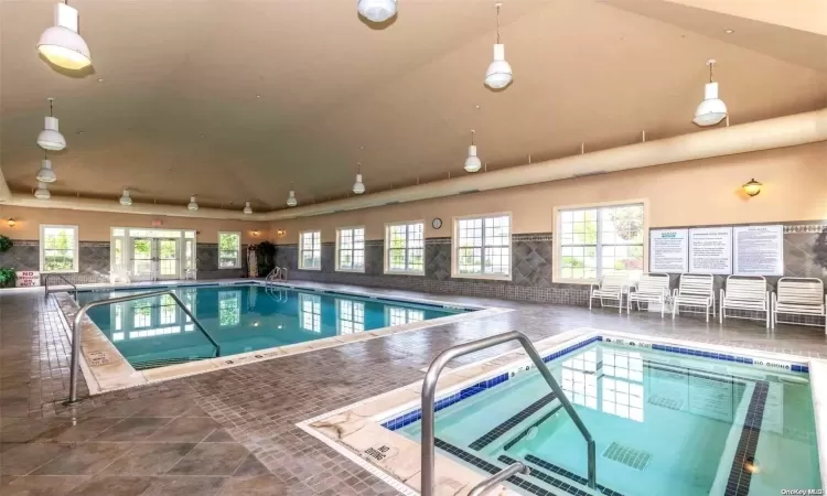 Heated Indoor Pool/Jacuzzi