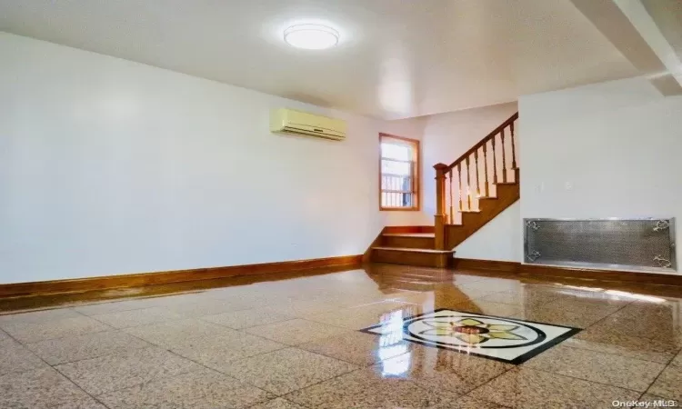 43-44 195th Street, New York, NY, 5 Bedrooms Bedrooms, 9 Rooms Rooms,3 BathroomsBathrooms,Residential,For Sale,195th,L3590290