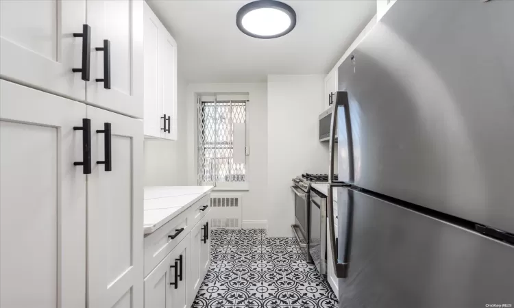 83-37 St.James Street, New York, NY, 2 Rooms Rooms,1 BathroomBathrooms,Residential,For Sale,St.James,L3590542