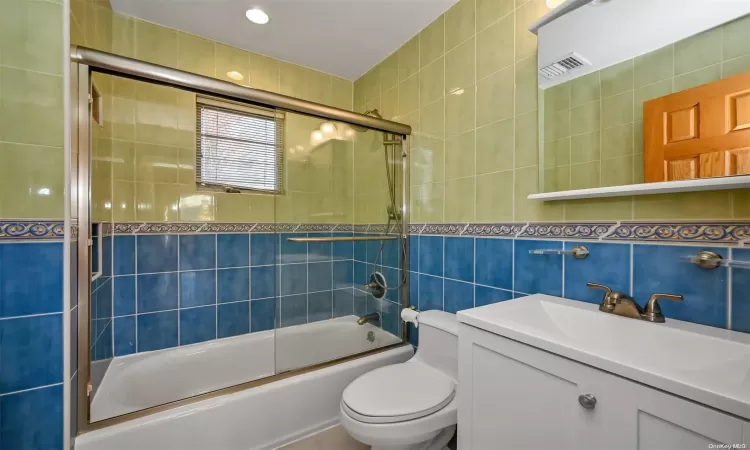 26-39 213th Street, New York, NY, 4 Bedrooms Bedrooms, 13 Rooms Rooms,2 BathroomsBathrooms,Residential,For Sale,213th,L3590724