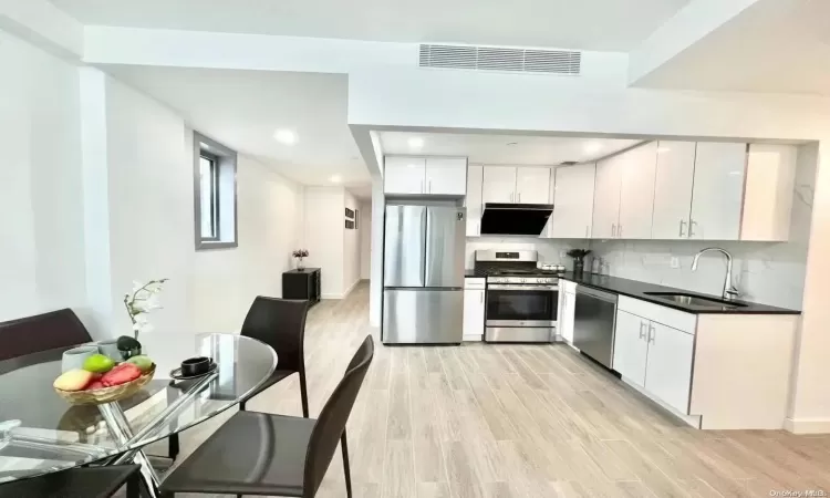 144-27 Sanford Avenue, New York, NY, 2 Bedrooms Bedrooms, 5 Rooms Rooms,2 BathroomsBathrooms,Residential,For Sale,Sanford,L3590620