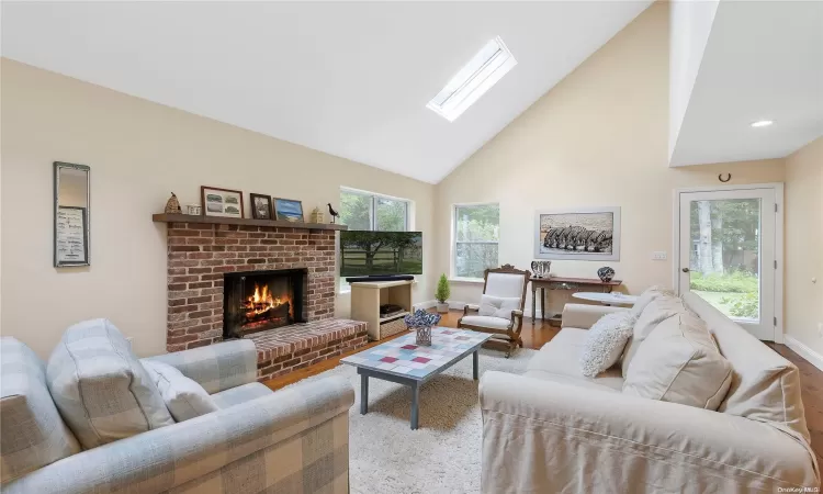 67 Cedar Drive, East Hampton, NY, 4 Bedrooms Bedrooms, 7 Rooms Rooms,3 BathroomsBathrooms,Residential,For Sale,Cedar,L3590629