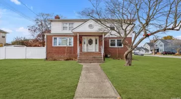 2492 Lefferts Place, Hempstead, NY, 6 Bedrooms Bedrooms, 9 Rooms Rooms,3 BathroomsBathrooms,Residential,For Sale,Lefferts,L3592553