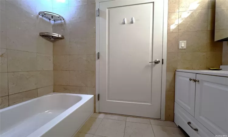 106-20 70 Avenue, New York, NY, 2 Rooms Rooms,1 BathroomBathrooms,Residential,For Sale,70,L3593099