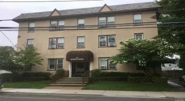 51 Smith Street, Merrick, NY, 1 Bedroom Bedrooms, 2 Rooms Rooms,1 BathroomBathrooms,Residential Lease,For Rent,Smith,L3593151