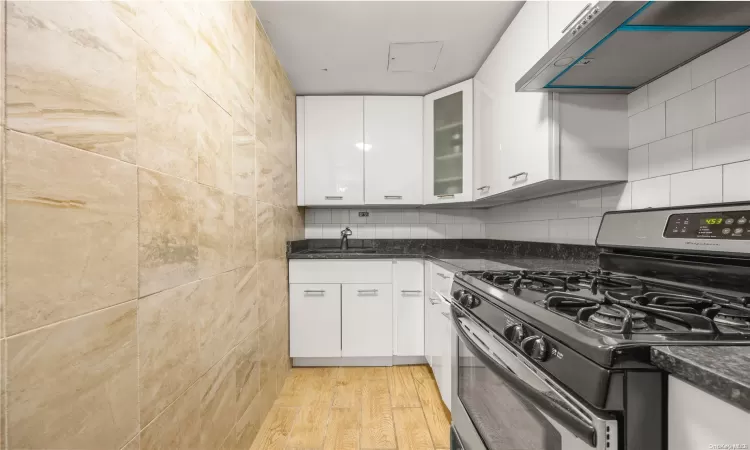 47-37 45th Street, New York, NY, 1 Bedroom Bedrooms, 1 Room Rooms,1 BathroomBathrooms,Residential,For Sale,45th,L3593410