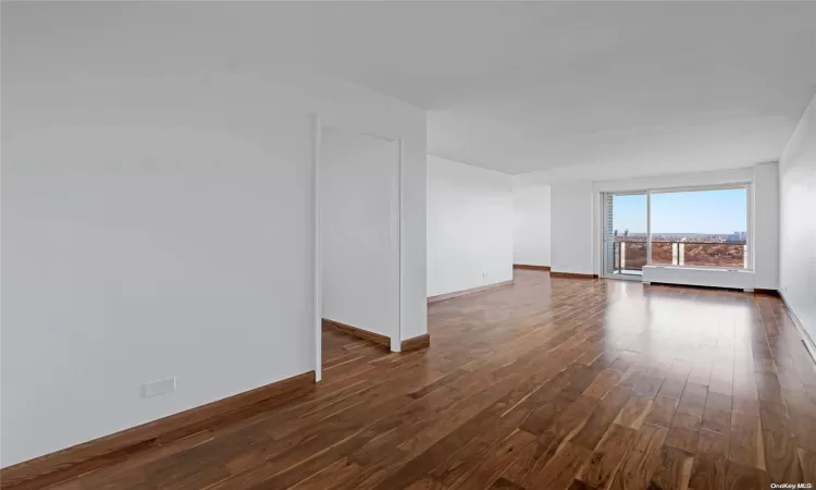 110-11 Queens Boulevard, New York, NY, 2 Bedrooms Bedrooms, 5 Rooms Rooms,2 BathroomsBathrooms,Residential,For Sale,Queens,L3593532