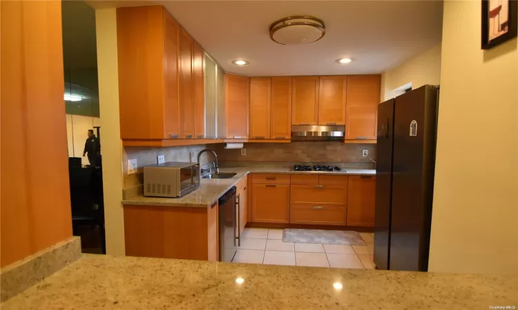 94-10 59 Avenue, New York, NY, 2 Bedrooms Bedrooms, 5 Rooms Rooms,1 BathroomBathrooms,Residential,For Sale,59,L3593629