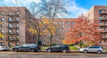 52-24 65 Place, New York, NY, 2 Bedrooms Bedrooms, 5 Rooms Rooms,1 BathroomBathrooms,Residential,For Sale,65,L3593877