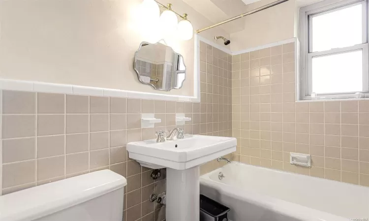 209-80 18th Avenue, New York, NY, 1 Bedroom Bedrooms, 4 Rooms Rooms,1 BathroomBathrooms,Residential,For Sale,18th,L3593805