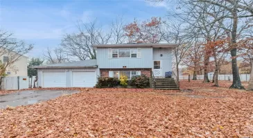 202 Crystal Brook Hollow Road, Brookhaven, NY, 4 Bedrooms Bedrooms, 10 Rooms Rooms,2 BathroomsBathrooms,Residential,For Sale,Crystal Brook Hollow,L3593784