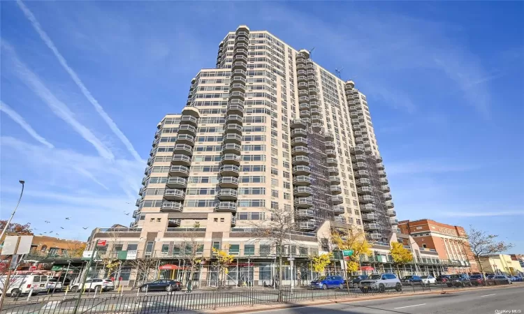 112-01 Queens Boulevard, New York, NY, 1 Bedroom Bedrooms, 5 Rooms Rooms,1 BathroomBathrooms,Residential,For Sale,Queens,L3593734