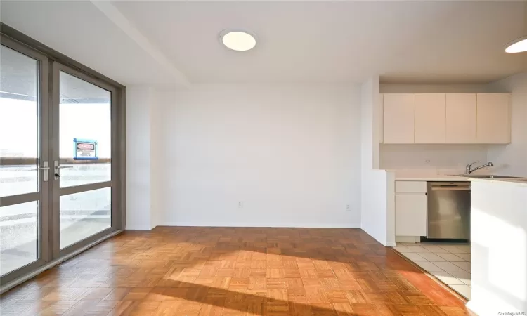 112-01 Queens Boulevard, New York, NY, 1 Bedroom Bedrooms, 5 Rooms Rooms,1 BathroomBathrooms,Residential,For Sale,Queens,L3593734