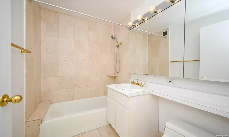 112-01 Queens Boulevard, New York, NY, 1 Bedroom Bedrooms, 5 Rooms Rooms,1 BathroomBathrooms,Residential,For Sale,Queens,L3593734