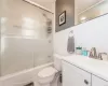 Upstairs Full Bathroom