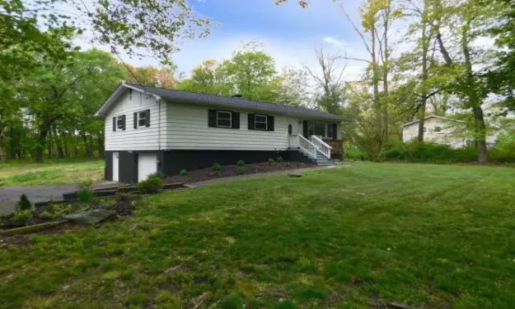 160 Lake Walton Road, East Fishkill, NY, 3 Bedrooms Bedrooms, 6 Rooms Rooms,1 BathroomBathrooms,Residential,For Sale,Lake Walton,H6306557